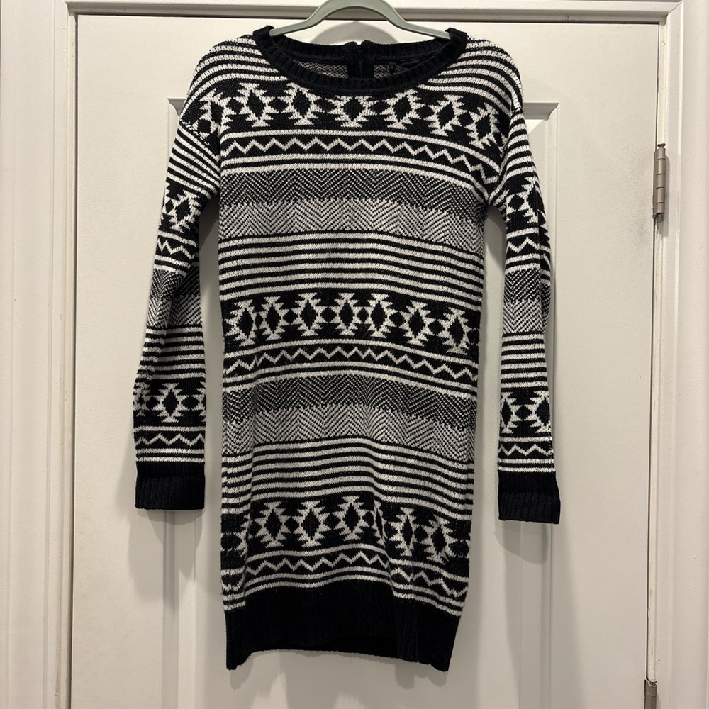 Black and White Patterned Sweater Dress